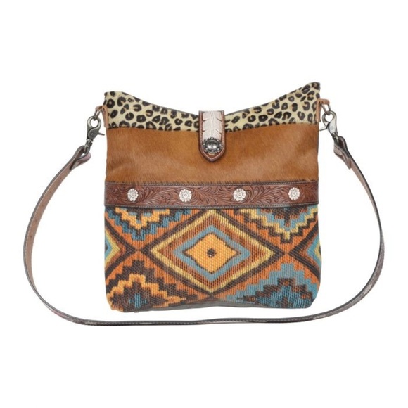 👜 Myra Bag Hand-Tooled Leather & Cowhide Crossbody – Boho Leopard Canvas Rug Bag - Picture 3 of 12